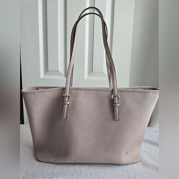 Michael Kors Beige Tote Bag - Picture 6 of 17